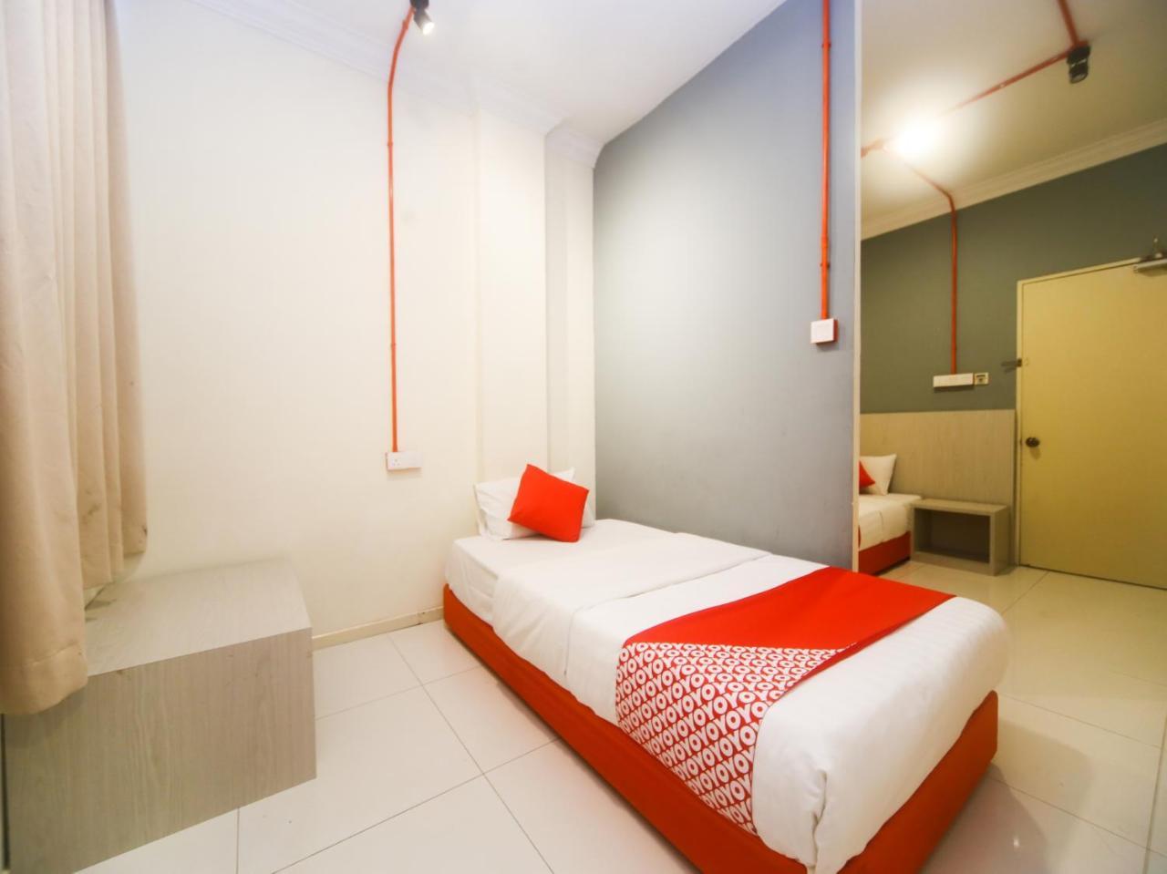Oyo 727 Hotel Rafflesia Kota Kinabalu Bagian luar foto