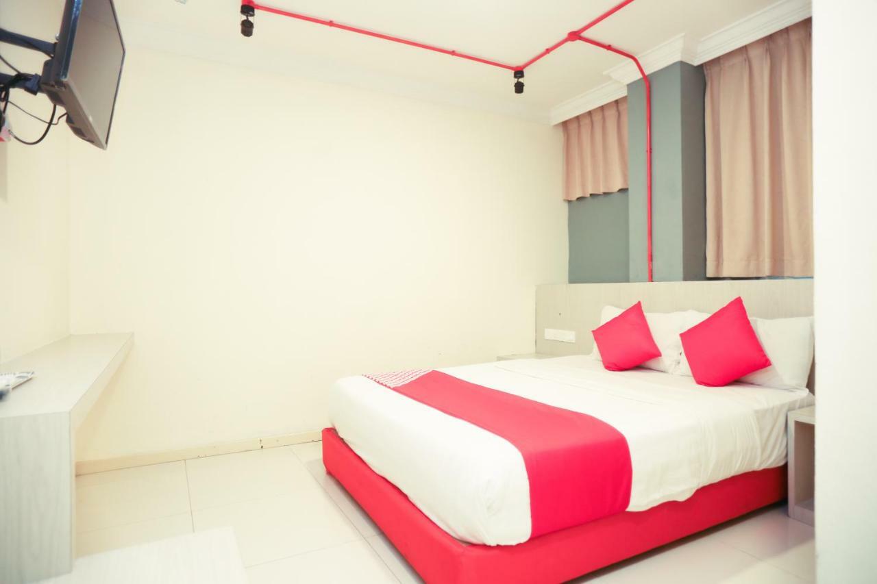Oyo 727 Hotel Rafflesia Kota Kinabalu Bagian luar foto