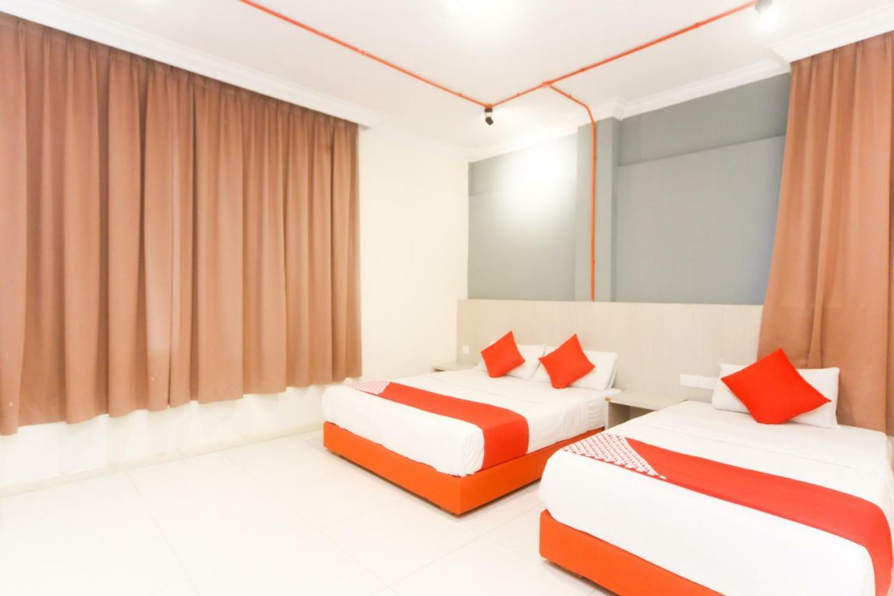 Oyo 727 Hotel Rafflesia Kota Kinabalu Bagian luar foto